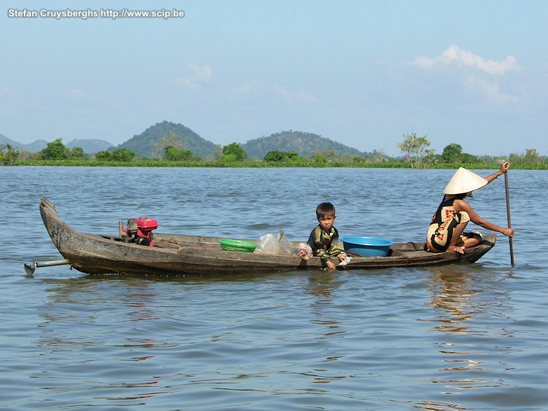 Kampong Chhnang - small boat The province capital Kampong Chhnang is situated on the place where the Tonlé Sap river flows into the Tonlé Sap lake. In the numerous canals there are a lot of floating villages and little boats.<br />
 Stefan Cruysberghs